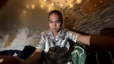 kylie_ish online show from May 20, 2:29 pm