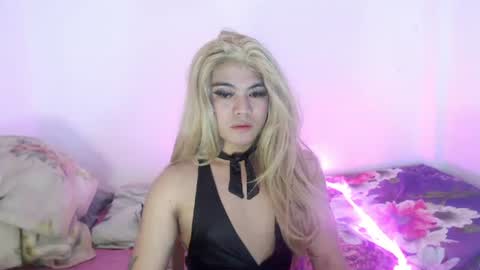 kylie_ish online show from July 27, 5:51 pm