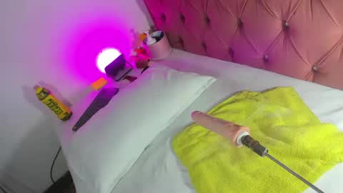 kylie_sttel online show from July 3, 10:56 pm