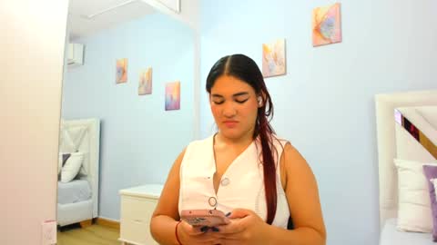 kyliebenson online show from August 8, 12:16 pm