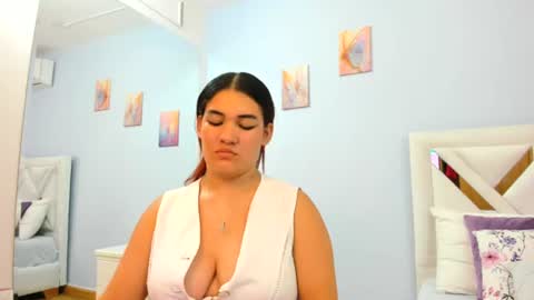 kyliebenson online show from August 8, 3:34 pm