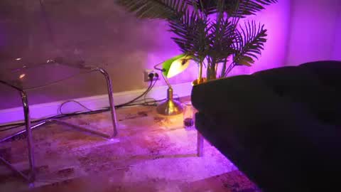 kyliecroft online show from August 14, 12:03 am