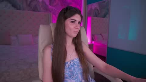 Nicole online show from August 6, 9:08 am