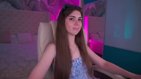 Nicole online show from August 6, 11:20 am