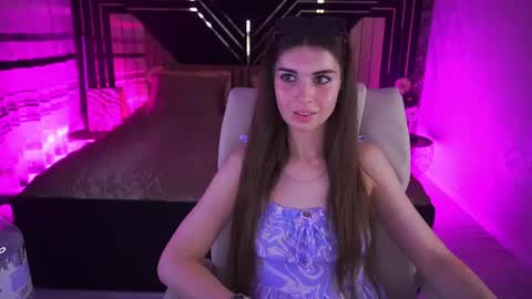 Nicole online show from August 7, 11:32 am