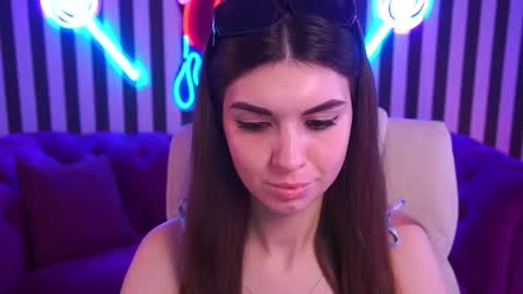 Nicole online show from August 12, 6:49 am