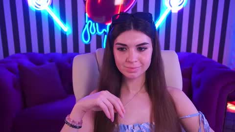 Nicole online show from August 12, 7:54 am