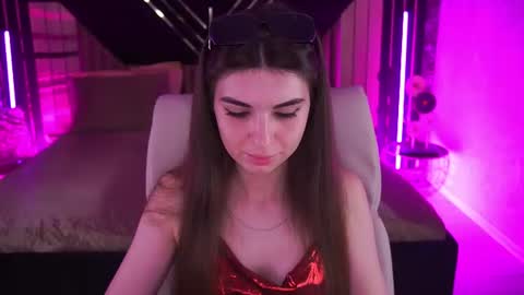 Nicole online show from August 14, 7:01 am