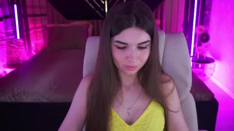 Nicole online show from August 15, 7:01 am