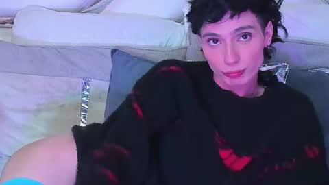 Kylie  online show from August 2, 3:57 am