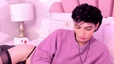 Kylie  online show from August 4, 4:53 am