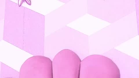 Kylie  online show from August 6, 7:40 am
