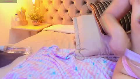 kyliesweett online show from August 4, 4:48 pm
