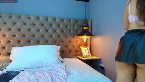 kyliesweett online show from August 14, 2:32 pm