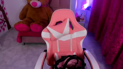 kysha_lipss online show from August 14, 3:15 pm