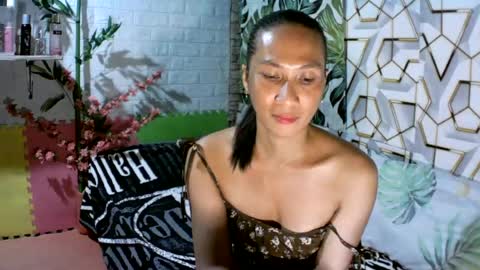 kyutshyne online show from August 15, 4:55 pm