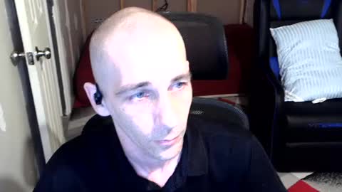 l1v1nth3dr3am online show from July 13, 3:51 pm