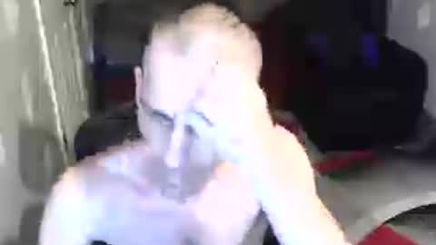 l1v1nth3dr3am online show from July 17, 1:49 am