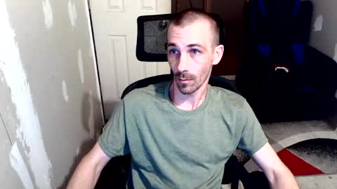 l1v1nth3dr3am online show from July 25, 12:58 am