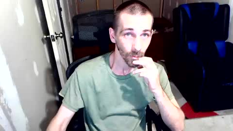 l1v1nth3dr3am online show from August 6, 2:32 am