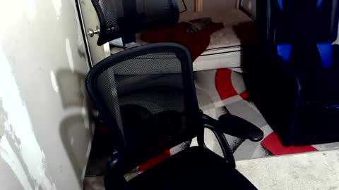 l1v1nth3dr3am online show from August 7, 2:17 pm