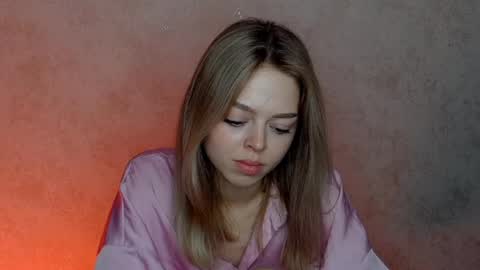 KIRA online show from September 9, 1:24 am