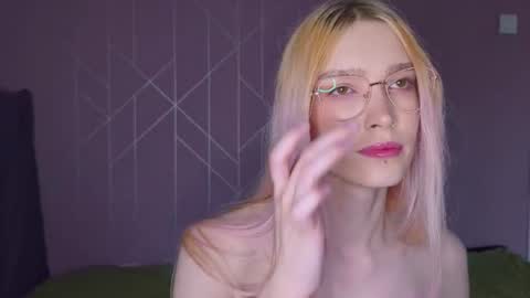 Evie online show from July 23, 2:30 pm