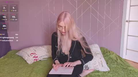 Evie online show from August 1, 11:27 am