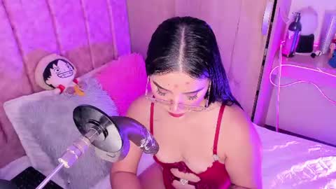 lana  foxx Model  independient online show from August 6, 12:09 am