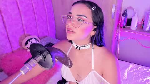lana  foxx Model  independient online show from August 12, 12:46 am
