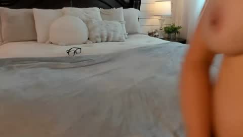 lacii_lo online show from August 4, 3:09 pm