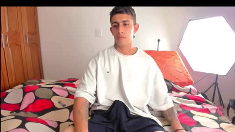 lacii_lostt online show from March 1, 12:35 pm