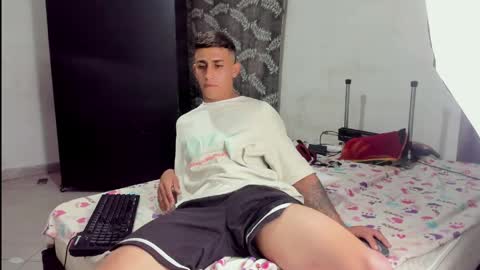 lacii_lostt online show from June 7, 11:48 am