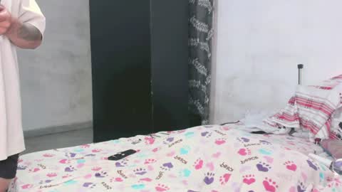 lacii_lostt online show from June 11, 9:15 am