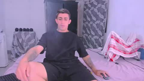 lacii_lostt online show from August 12, 8:16 am