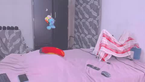 lacii_lostt online show from August 12, 10:28 am