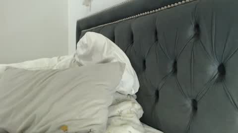 lady____a online show from August 3, 9:55 pm