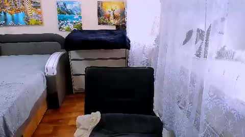 lady_boom_ online show from July 27, 1:05 pm