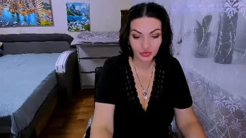 lady_boom_ online show from August 25, 9:11 pm