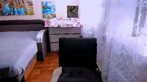 lady_boom_ online show from September 10, 1:32 pm