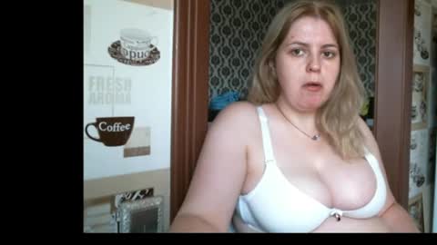 lady cute cat29 online show from August 6, 4:00 am