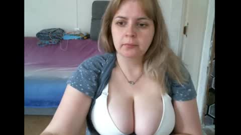 lady cute cat29 online show from August 8, 6:02 am