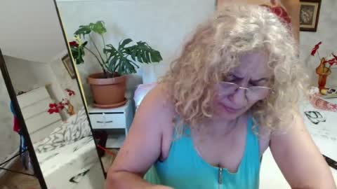 diana online show from August 3, 10:33 am