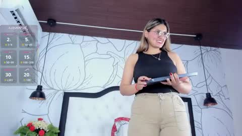 LADY FALCON online show from August 8, 2:33 am