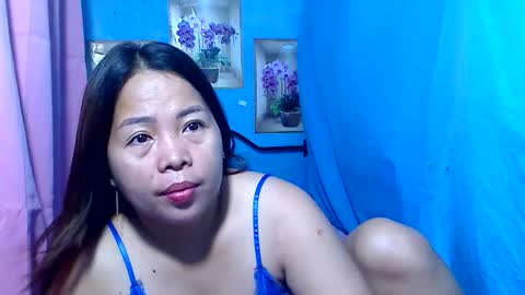 lady_in_bed69 online show from August 3, 12:06 am