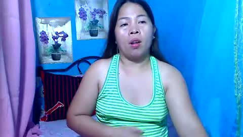 lady_in_bed69 online show from August 4, 12:18 am
