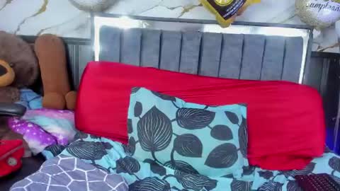 lady_lucy69 online show from June 11, 6:47 pm