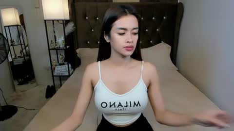 lady_moriseth online show from July 14, 5:34 am