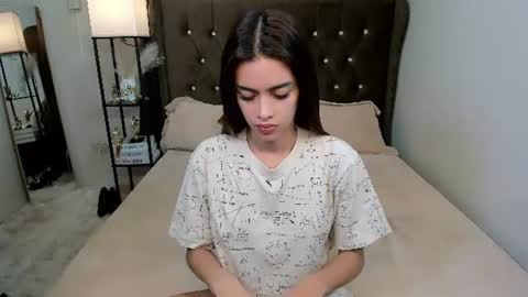 lady_moriseth online show from July 16, 7:31 am