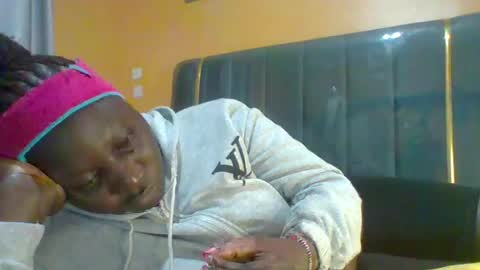 lindah32 online show from July 11, 2:39 am